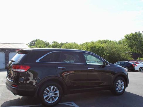 Used 2018 Kia Sorento L image 5