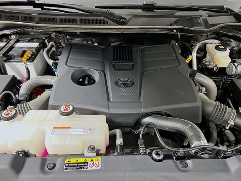 Used 2025 Toyota Tundra SR5 w/ SR5 Convenience Package AWD/4WD image 27