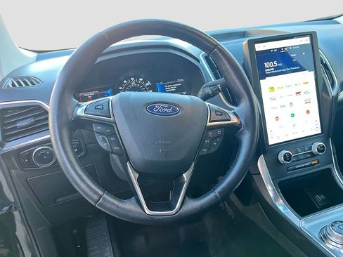 Used 2024 Ford Edge Titanium image 11