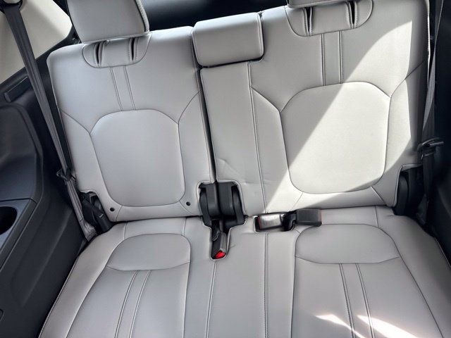 Used 2024 Honda Pilot Elite image 22