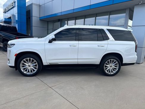 Used 2023 Cadillac Escalade Premium Luxury w/ Performance Package AWD/4WD image 2