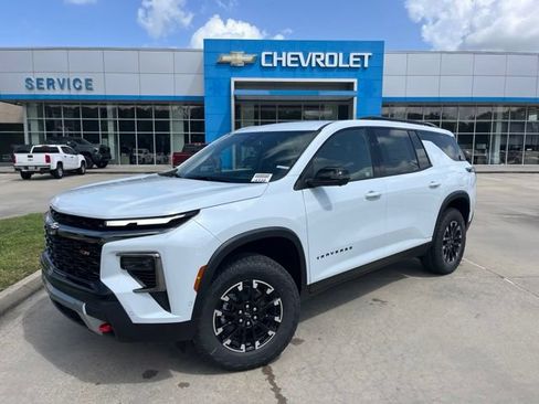 New 2026 Chevrolet Traverse Z71 w/ Enhanced Driving Package AWD/4WD image 2