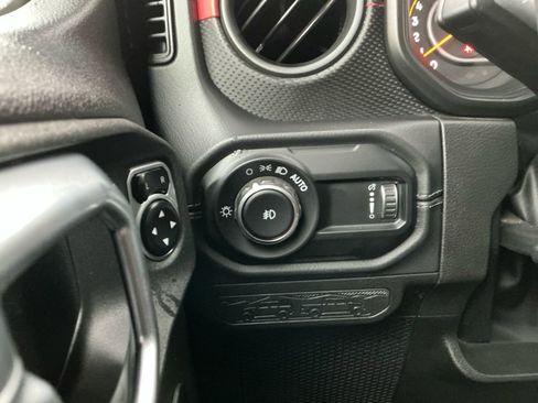 Used 2024 Jeep Wrangler Unlimited Rubicon image 23