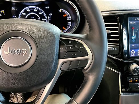 Used 2019 Jeep Grand Cherokee Limited AWD/4WD image 24