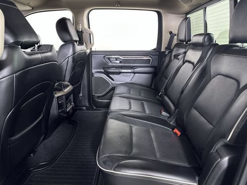 Used 2019 RAM 1500 Laramie AWD/4WD image 26