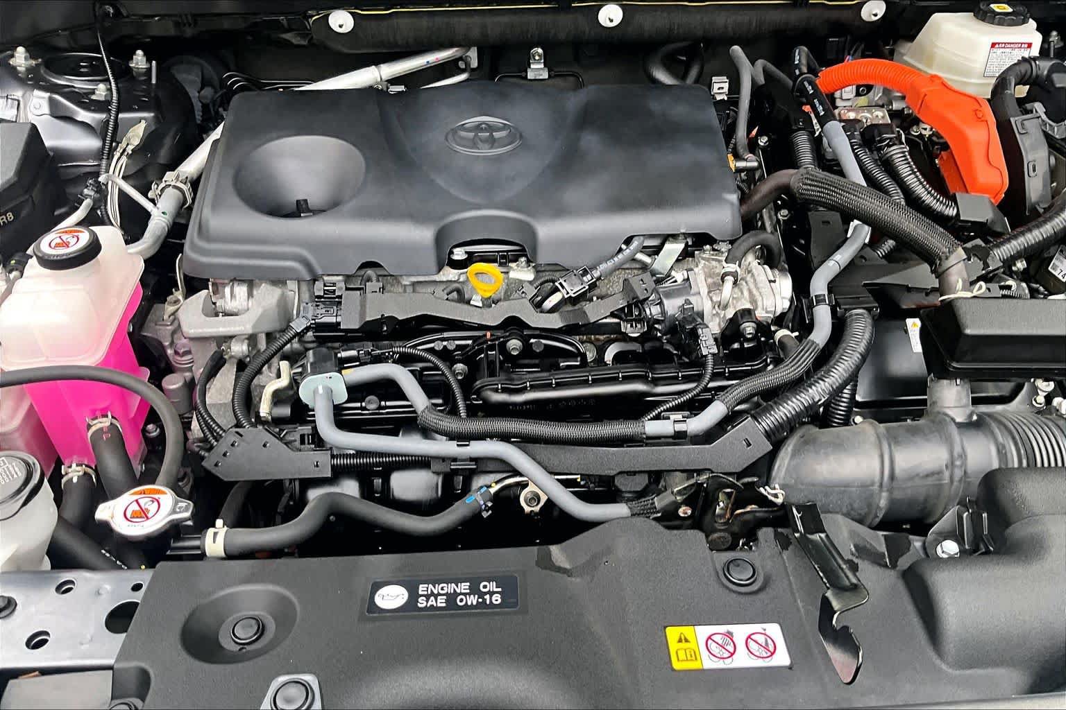 Used 2024 Toyota RAV4 LE AWD/4WD image 31