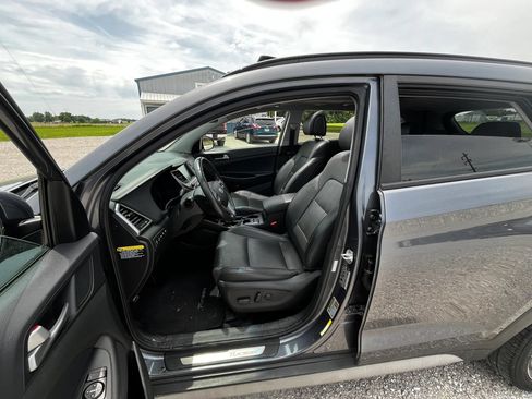 Used 2018 Hyundai Tucson Limited w/ Ultimate Package 02 FWD image 9