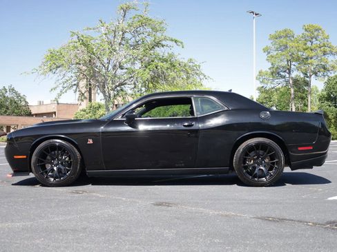 Used 2019 Dodge Challenger R/T Scat Pack RWD image 2