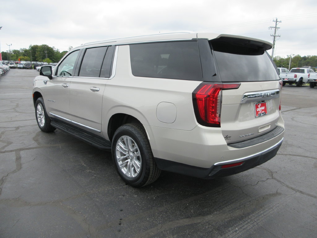 Certified 2024 GMC Yukon XL SLT w/ SLT Luxury Package AWD/4WD image 10
