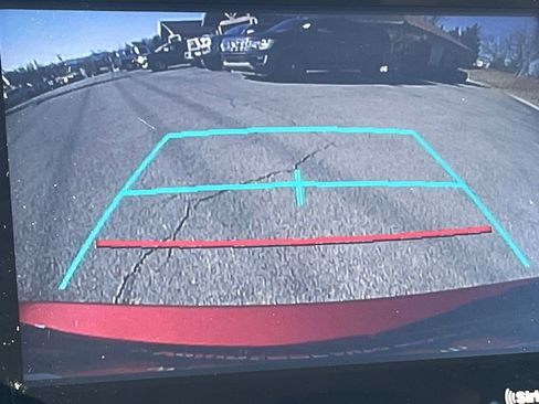 Used 2021 Toyota Camry SE image 16