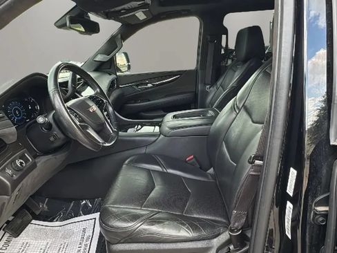 Used 2016 Cadillac Escalade Platinum RWD image 9