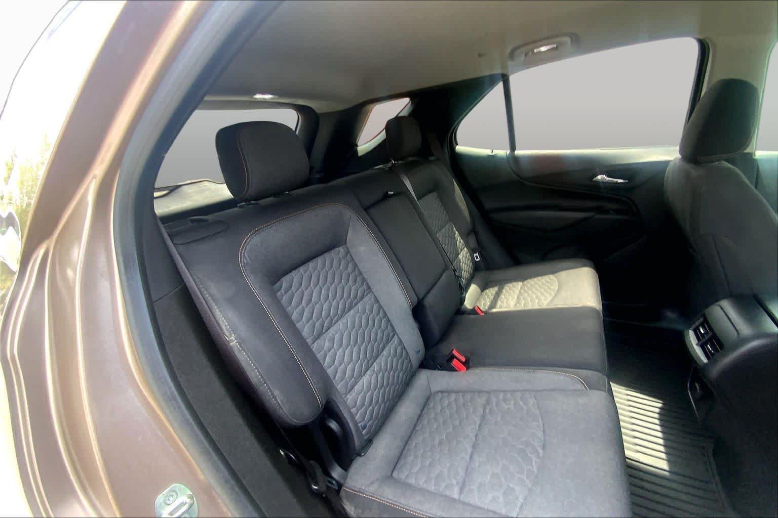 Used 2018 Chevrolet Equinox LT FWD image 18