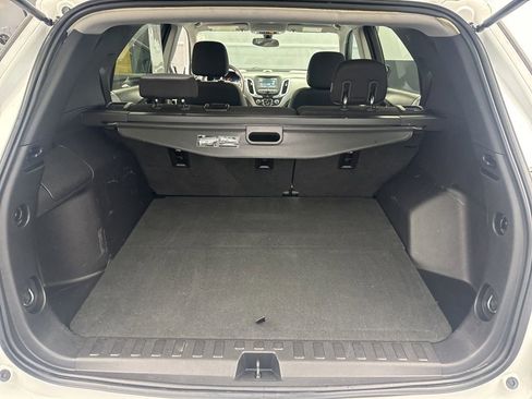 Used 2018 Chevrolet Equinox LS image 18