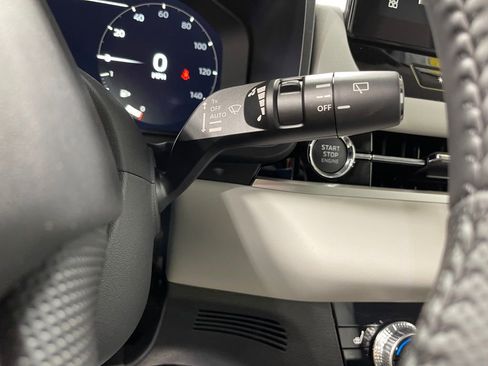 New 2025 Mitsubishi Outlander SE image 16