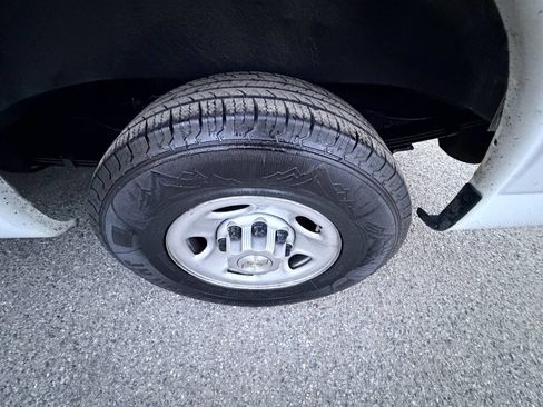 Used 2020 Chevrolet Express 2500 2500 3dr Cargo Van w/ Driver Convenience Package image 42