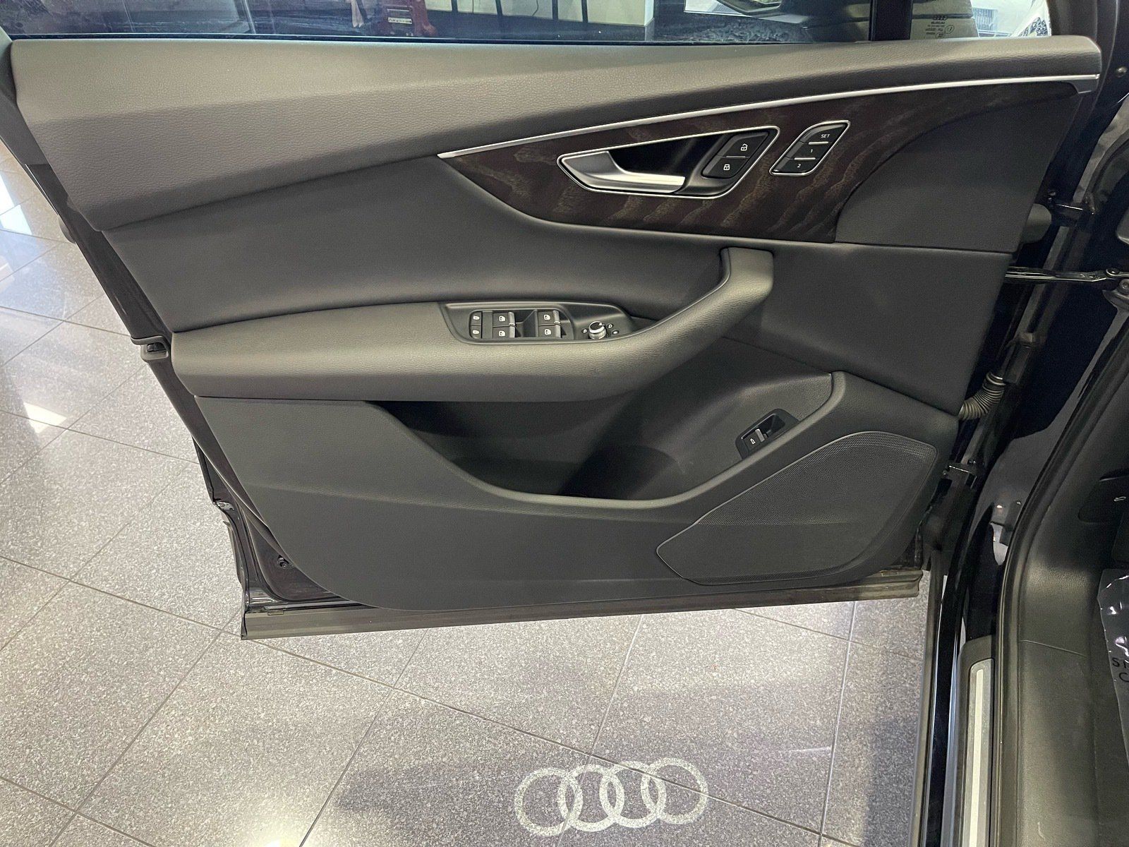 Used 2021 Audi Q7 3.0T Premium AWD/4WD image 23