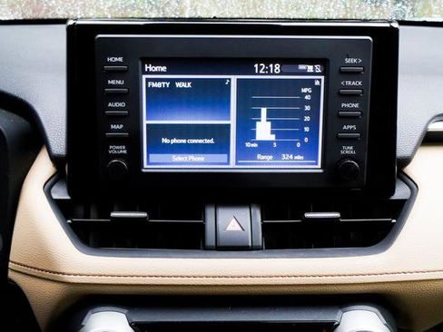 Used 2019 Toyota RAV4 LE image 26