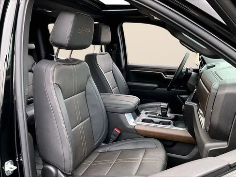 Used 2025 Chevrolet Silverado 1500 High Country w/ Midnight Edition image 24