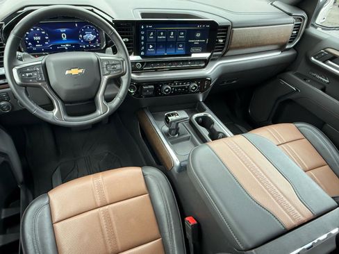 Used 2025 Chevrolet Silverado 1500 High Country image 12