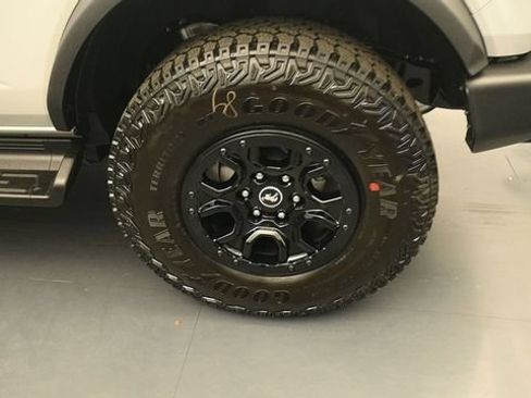 New 2026 Ford Bronco Outer Banks w/ Sasquatch Package AWD/4WD image 9