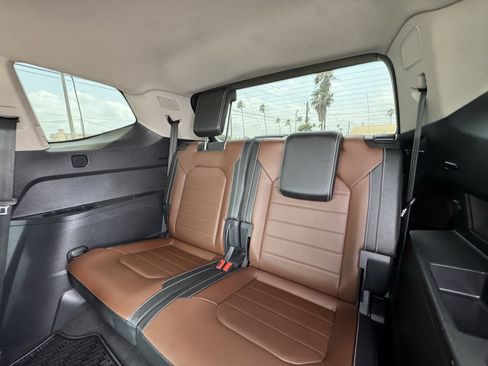 Used 2023 Volkswagen Atlas SEL Premium AWD/4WD image 28