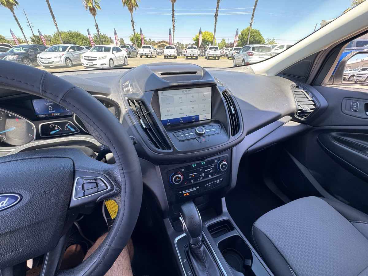 Used 2018 Ford Escape SE w/ SE Sync 3 Package AWD/4WD image 26