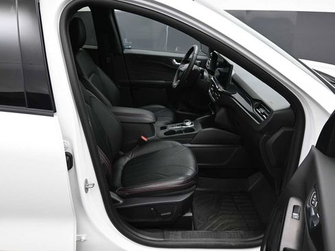 Certified 2025 Ford Escape ST-Line Elite w/ Premium Technology Package AWD/4WD image 14