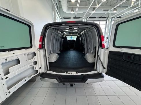Used 2021 GMC Savana 3500 Extended w/ Driver Convenience Package RWD image 41