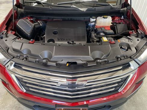 Used 2023 Chevrolet Traverse LT w/ LT Premium Package AWD/4WD image 36