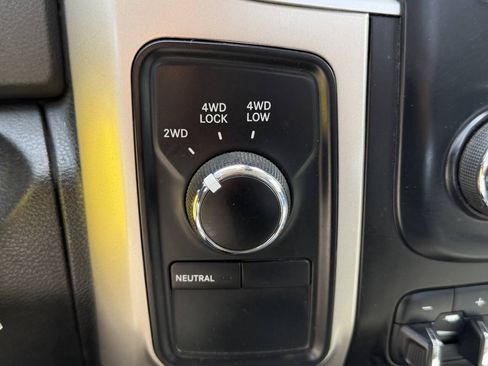 Used 2014 RAM 3500 SLT AWD/4WD image 13