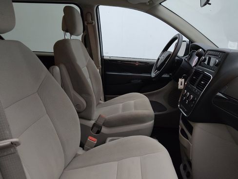 Used 2016 Dodge Grand Caravan SE w/ Quick Order Package 29E SE FWD image 21