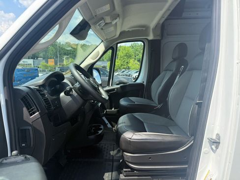 Used 2024 RAM ProMaster 2500 w/ Convenience Group FWD image 12