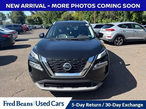 Used 2021 Nissan Rogue SV w/ Premium Package AWD/4WD image 2