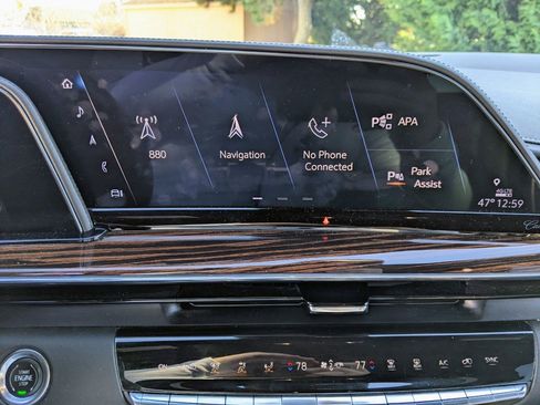 Used 2021 Cadillac Escalade Premium Luxury w/ Performance Package image 24