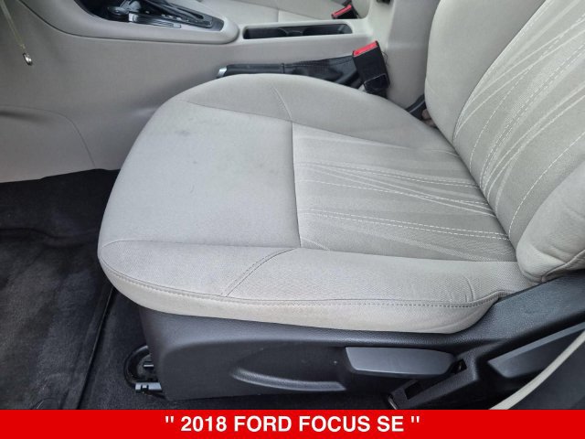 Used 2018 Ford Focus SE FWD image 15
