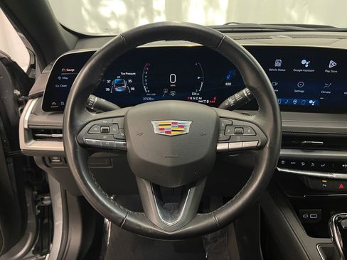 Used 2025 Cadillac XT4 Premium Luxury image 12
