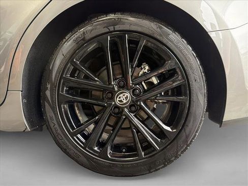 Used 2025 Toyota Camry SE image 9