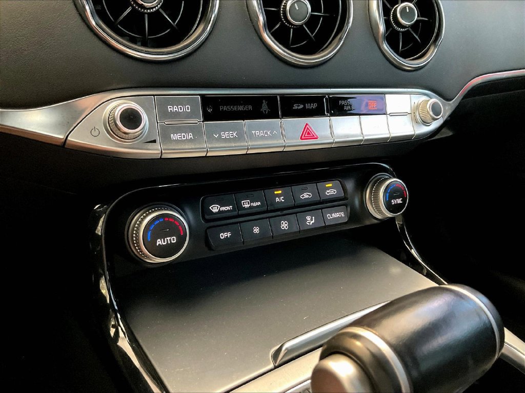Used 2019 Kia Stinger GT1 RWD image 18