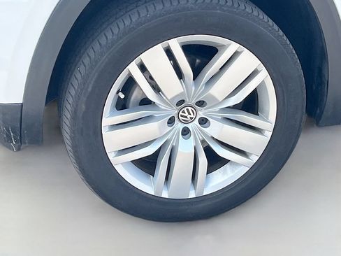 Used 2019 Volkswagen Atlas SE FWD image 32