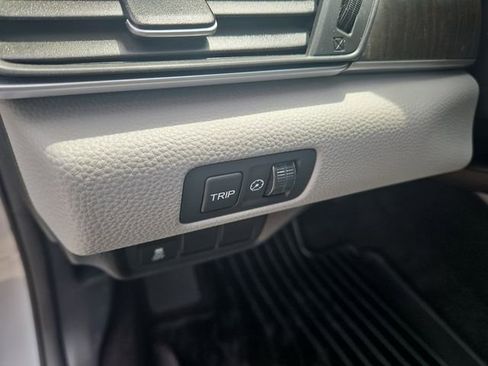 Used 2018 Honda Accord EX image 18