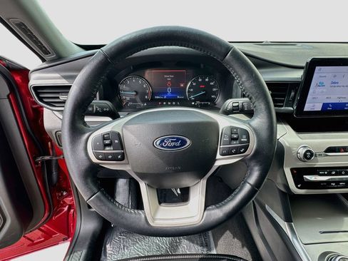 Used 2023 Ford Explorer XLT w/ Equipment Group 202A AWD/4WD image 11