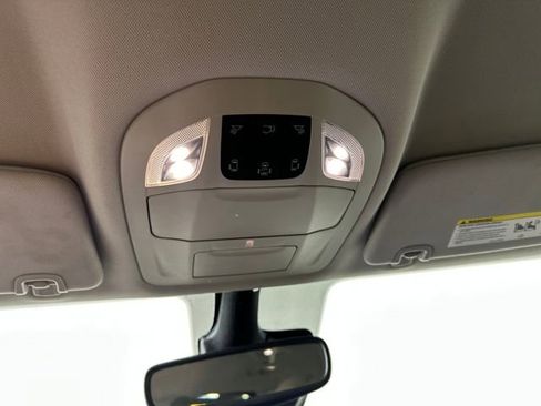 Used 2024 Chrysler Voyager LX image 24