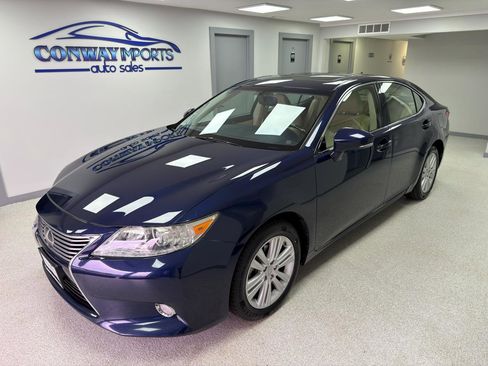 Used 2014 Lexus ES 350 w/ Premium Package FWD image 2