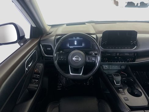 Used 2022 Nissan Rogue Platinum w/ Head-Up Display Package image 17