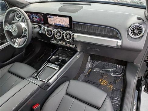 Certified 2025 Mercedes-Benz GLB 250 image 24