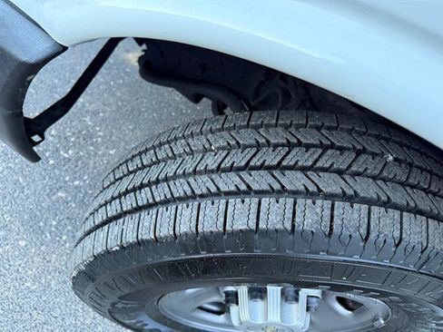 Used 2011 Chevrolet Express 2500 image 20