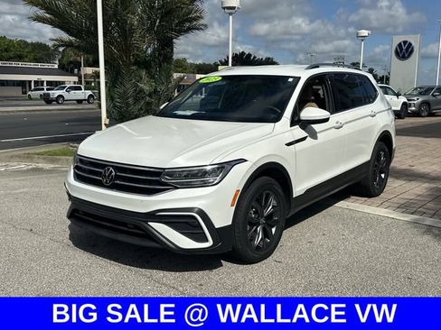 Certified 2023 Volkswagen Tiguan SE FWD image 3