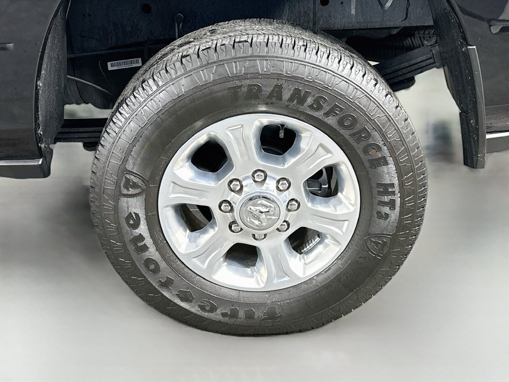 Used 2025 RAM 3500 Big Horn AWD/4WD image 34