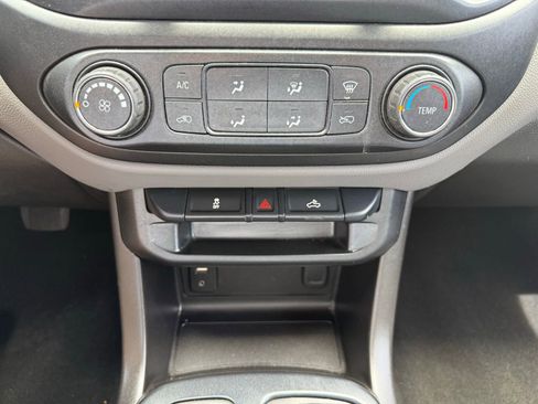 Used 2017 Chevrolet Colorado W/T w/ WT Convenience Package RWD image 23