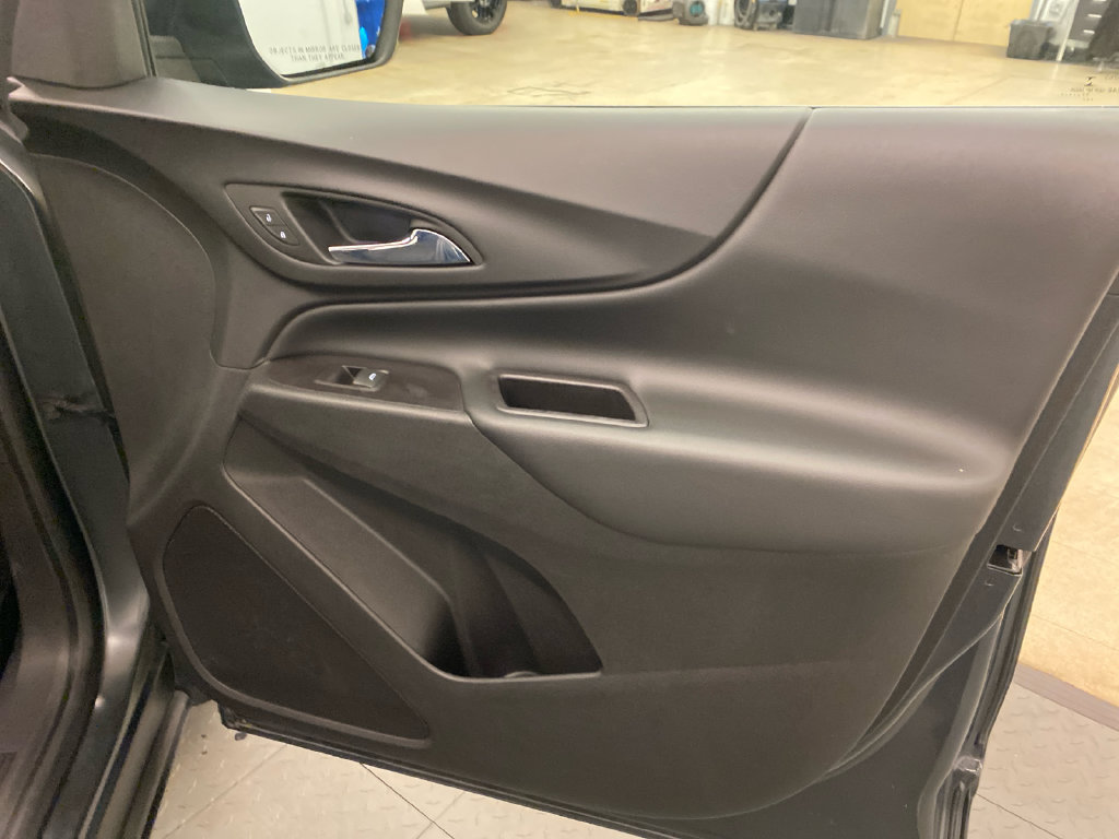 Used 2018 Chevrolet Equinox LT FWD image 29